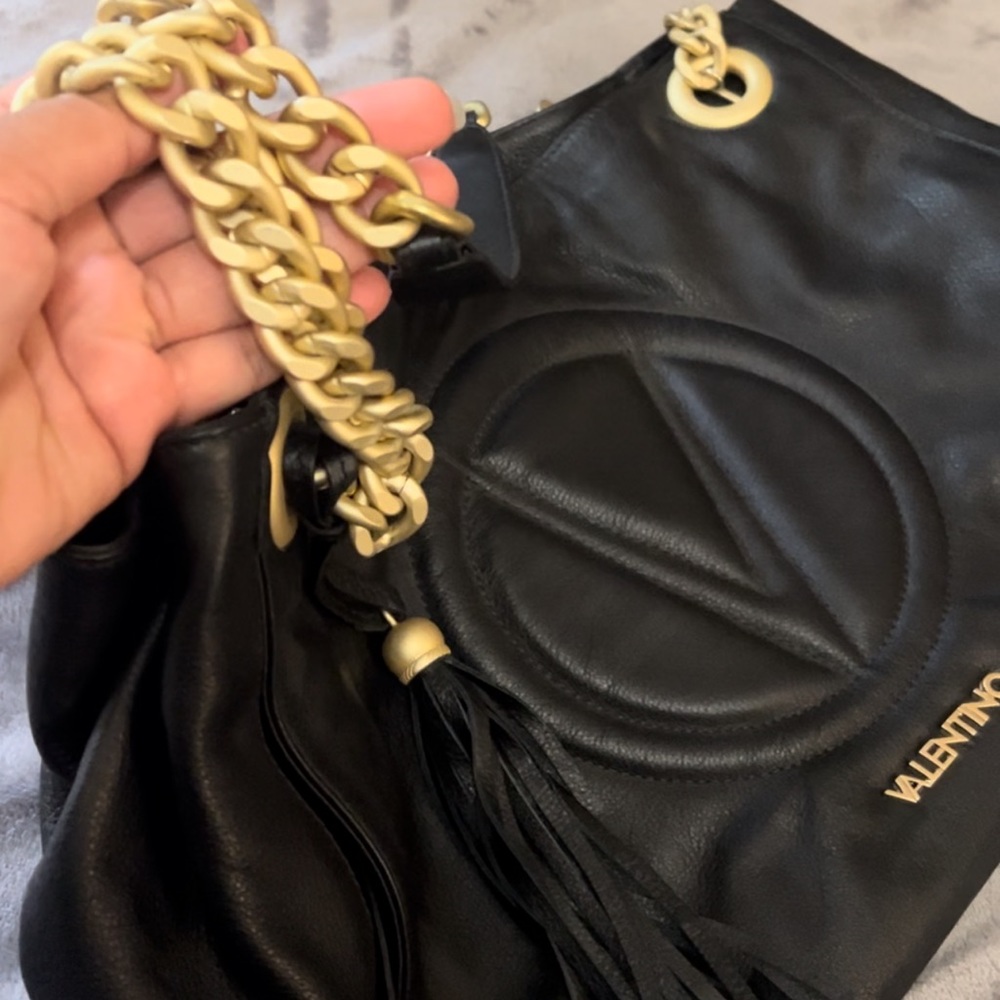Verra Signature Tote Bag
VALENTINO BY MARIO VALENTINO